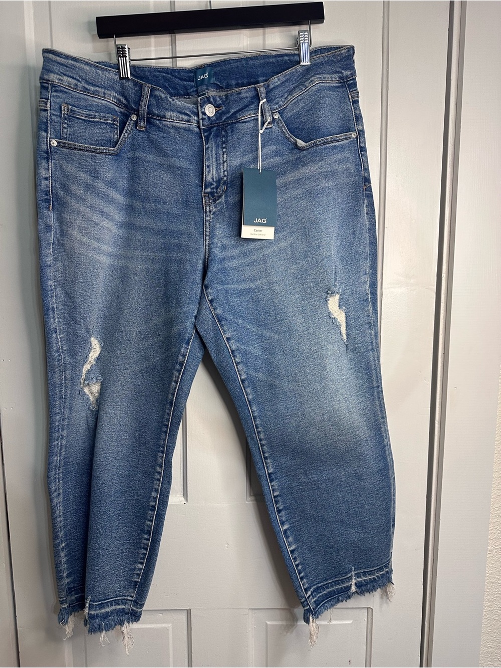 Jag Jeans Light Blue Distressed Cropped Ankle Jeans
